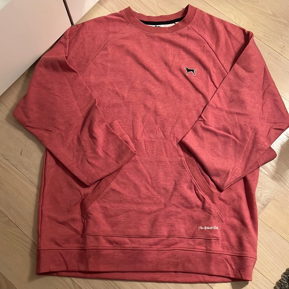 Black dog company crew neck with pockets